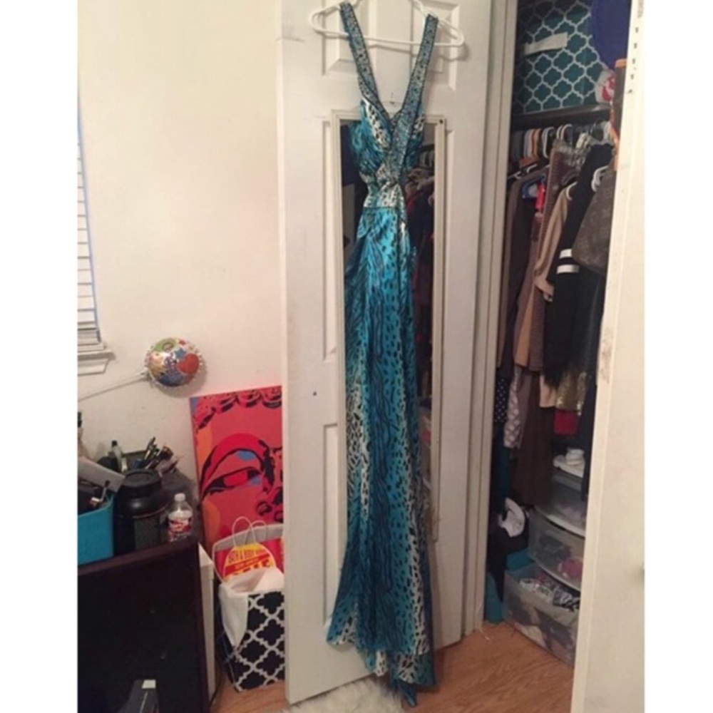 PROM DRESS - Picture 4 of 6